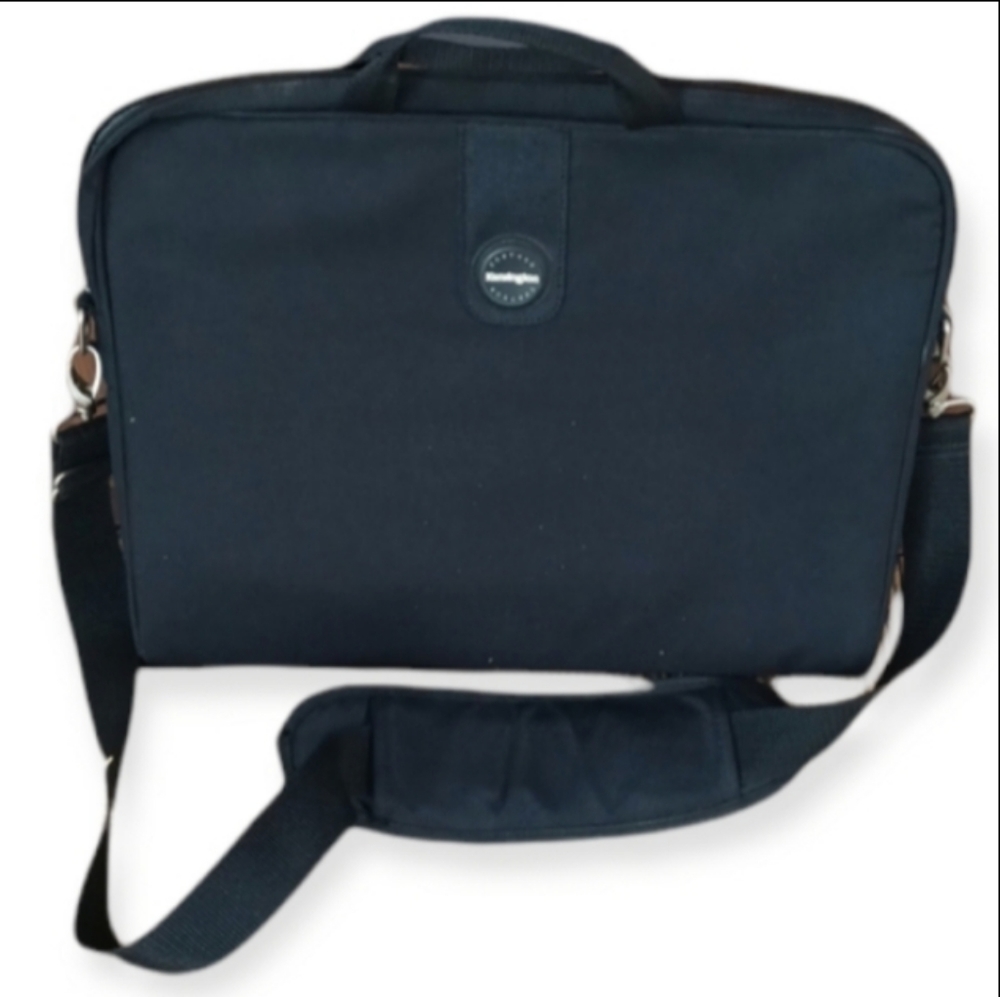 Kensington Contour laptop sleeve bag Black 16 inches